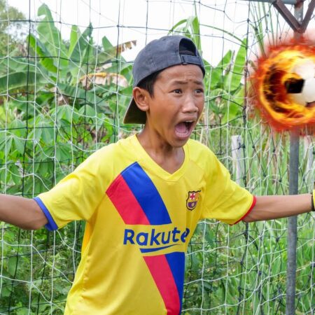 NERF Football: Real Madrid vs Barcelona Epic Shot Battle