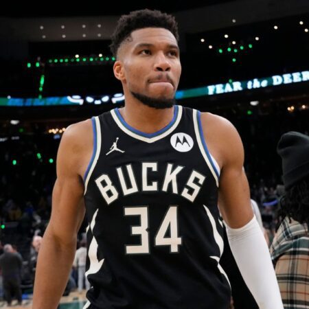 Sources: Giannis Antetokounmpo ready for Bucks trade amid offers-“Giannis Antetokounmpo: Trade Rumors Heat Up as Bucks Receive Offers”