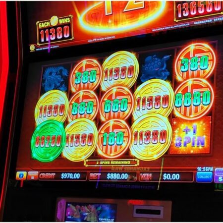 老虎机，【RM296,000.00】偷拍📸美女玩家，杠上云顶赌场赢得巨奖！，RM880打中特殊奖励游戏，赌场，slot game-【RM296,000.00】云顶赌场老虎机美女玩家偷拍！RM880大奖赢特殊奖励游戏！