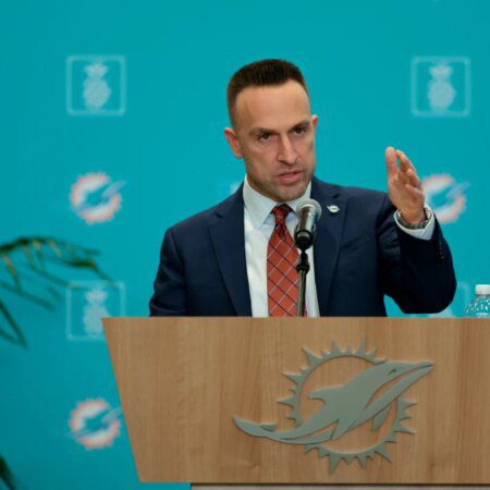 Miami Dolphins Add Former NFL Head Coach to Jeff Hafley’s Staff-“Miami Dolphins Hire Former NFL Head Coach for Jeff Hafley’s Staff”
