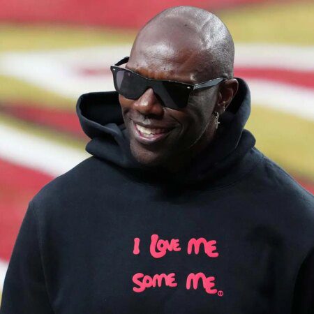 Terrell Owens was hot at Pro Football Hall of Fame after 2026 declaration-“Terrell Owens Shines at Pro Football Hall of Fame After 2026 Honor”