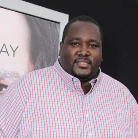 ‘Blind Side’ star Quinton Aaron remains on life support, but health reportedly improving-“Quinton Aaron, ‘Blind Side’ Star, Remains on Life Support: Health Shows Signs of Improvement”