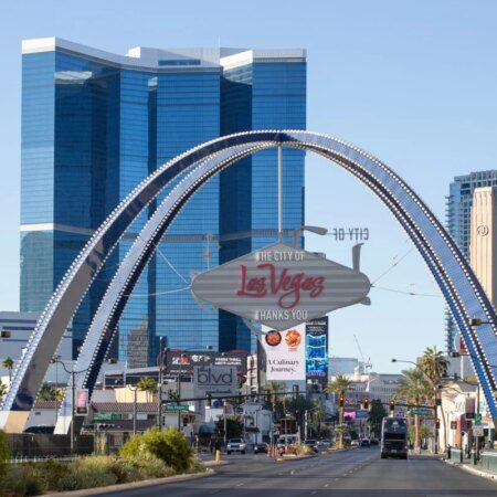 Downtown Vegas Loop Approved, Fontainebleau Station Goes Live-“Downtown Vegas Loop Approved: Fontainebleau Station Launches”
