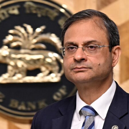 India’s central bank keeps policy rates steady at 5.25%-“India’s Central Bank Maintains Policy Rate at 5.25%”
