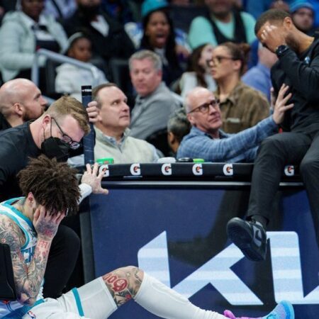 Hornets coach Lee sorry for ‘foolish’ LaMelo Ball collision-“Hornets Coach Lee Apologizes for ‘Foolish’ LaMelo Ball Collision”