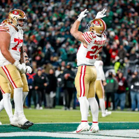 Heartwarming moment Christian McCaffrey meets ‘viral British guy’ who called play on touchdown against Eagles-“Christian McCaffrey Meets Viral British Fan Who Predicted Touchdown Play”