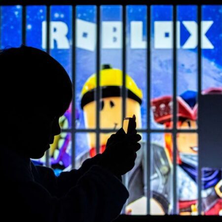 Roblox forecasts strong annual bookings as gaming platform momentum grows; shares jump-“Roblox Reports Strong Annual Bookings, Shares Surge on Growing Gaming Momentum”
