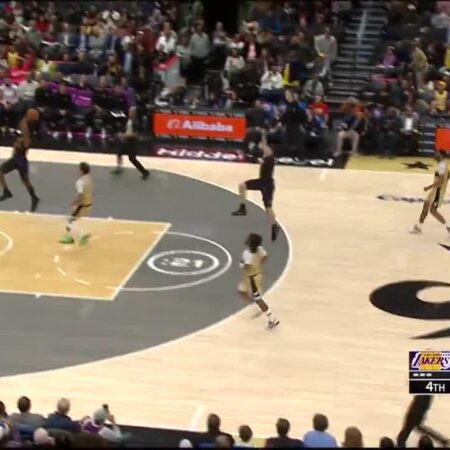 [Highlight] Bronny James explodes in transition for the fastbreak slam dunk-“Bronny James Soars in Fastbreak Slam Dunk Highlight”