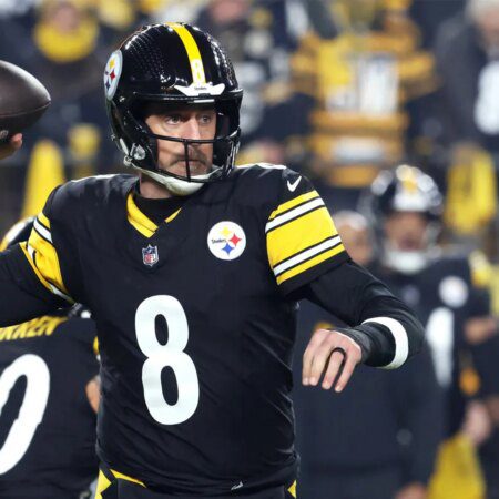 Vikings rumors: Stiff-arming Aaron Rodgers still stings inside organization-“Vikings Rumors: Impact of Stiff-Arm on Aaron Rodgers Still Felt Within Organization”