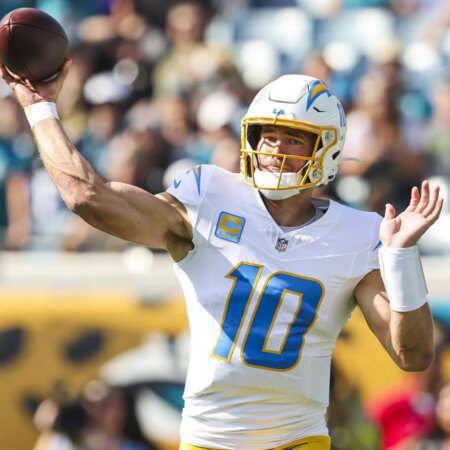 Justin Herbert MVP voter explains choice in razor-thin race-“Justin Herbert MVP Voter Explains Choice in Tight Race”