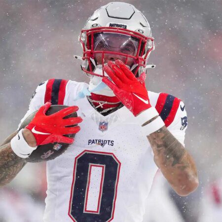 Crazy Christian Gonzalez stat could spell trouble for Sam Darnold-“Crazy Christian Gonzalez Stat Poses Challenge for Sam Darnold”