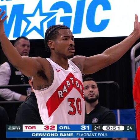 [Highlight] Immanuel Quickley drives to the rim, gets fouled by Desmond Bane, who also received a flagrant-1 upon review (with replays). Ochai Agbaji receives a technical for “heating things up”.-“Immanuel Quickley Draws Foul from Desmond Bane in Intense Play, Ochai Agbaji Receives Technical”