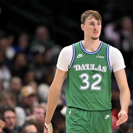 Watch Cooper Flagg shoot over Kevin Durant in Rockets clash-“Watch Cooper Flagg Dunk on Kevin Durant in Rockets Showdown”