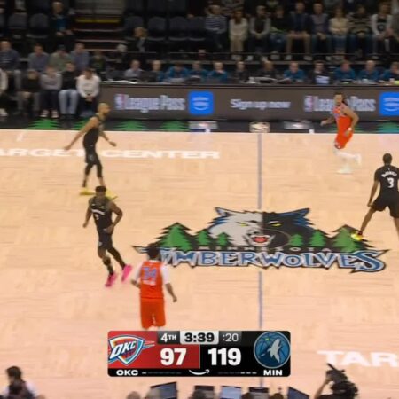 [Highlight] Anthony Edwards banks in the lefty floater and the Timberwolves take a timeout to empty their bench as well.-“Anthony Edwards Scores with Lefty Floater as Timberwolves Take Timeout”