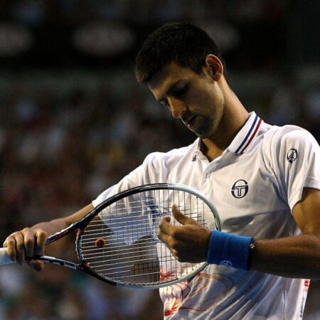 Novak Djokovic’s 2012 Australian Open racket sells for record $540,000-“Novak Djokovic’s 2012 Australian Open Racket Sells for $540,000: Record Auction Sale”