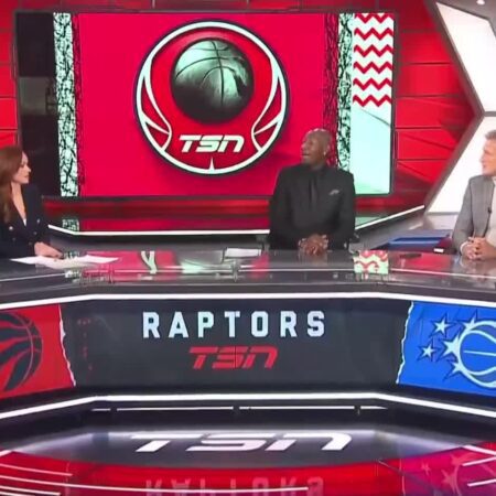 [Sam Mitchell] “Look, I love Scottie Barnes — But if I gotta double Jalen Brunson when Scottie Barnes is guarding him? You cannot be Defensive Player of the Year. You can’t. You cannot be Defensive Player of the Year if I gotta double a 5’11 guard and you’re 6’10!”-“Sam Mitchell: Doubles on Jalen Brunson Challenge Scottie Barnes’ Defense”