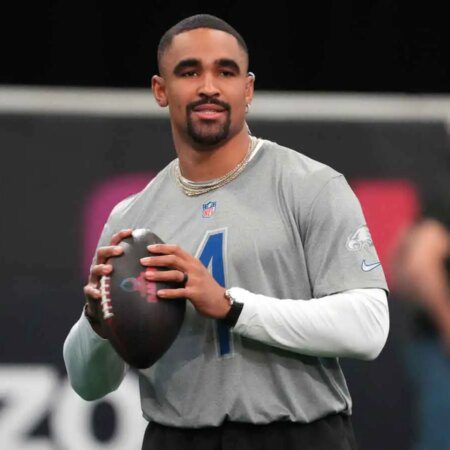 Jalen Hurts, NFC hilariously attempt to execute tush push at Pro Bowl Games-“Jalen Hurts’ Hilarious Tush Push Attempt at Pro Bowl Games”