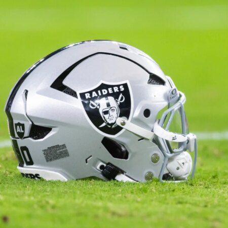 Las Vegas Raiders Connected to Top Defensive Coordinator-“Las Vegas Raiders Pursue Elite Defensive Coordinator for Game-Changing Strategy”