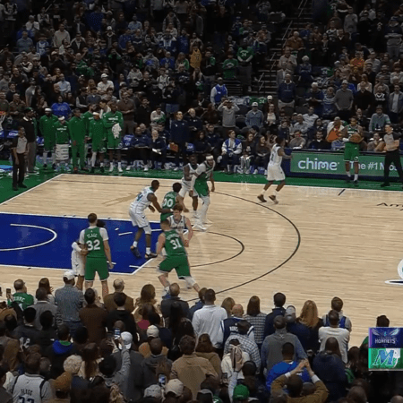 [Highlight] Cooper Flagg drains the 3-pointer to tie the game for the Mavericks. He has 49 points, the most ever by a Mavericks rookie.-“Cooper Flagg Ties Game with 3-Pointer, Scores Record 49 Points as Mavericks Rookie”