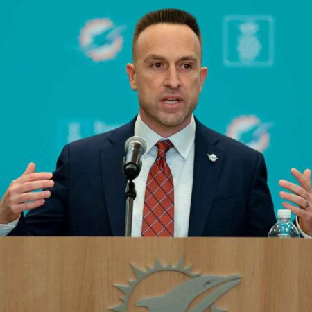 Troy Aikman makes Mike Vrabel comparison for Jeff Hafley-“Troy Aikman Compares Mike Vrabel to Jeff Hafley: Insights and Analysis”