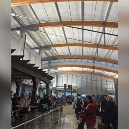 Power restored at RDU, equipment issue left more than 1,000 people without power :: WRAL.com-“Power Restored at RDU After Equipment Issue Affected Over 1,000”