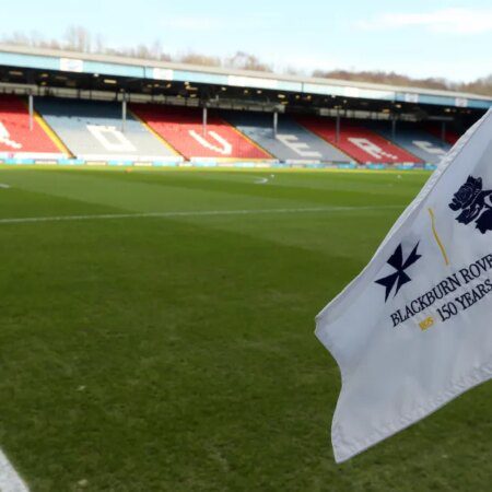 Robbie Savage appears to rubbish Blackburn job links as they consider move for current EFL boss-“Robbie Savage Dismisses Blackburn Job Links Amidst EFL Boss Consideration”