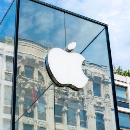 Foldable iPhone Design Leak Reveals You’ll Need To Relearn How To Use Your Phone-“Foldable iPhone Design Leak: A New Era of Smartphone Use”