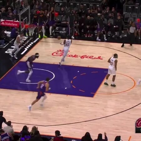 [Highlight] Suns go old school with a No Dribble Fast Break 🔥-Suns Revive No Dribble Fast Break Strategy 🔥