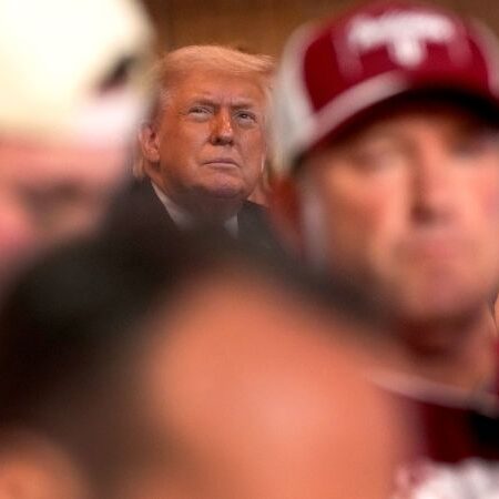 特朗普表示他將跳過超級碗：“距離太遠了”