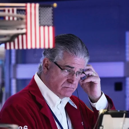 S&P 500, Nasdaq fall for 2nd day as tech slides on AI worries with Google earnings ahead-“S&P 500, Nasdaq Dip for 2nd Day as Tech Stocks Slide Amid AI Concerns & Google Earnings Loom”