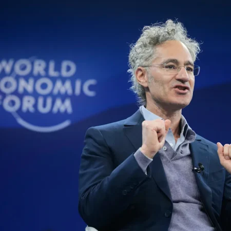 Palantir expected to see ‘very strong’ Q4 earnings report following stock sell-off-“Palantir Poised for Strong Q4 Earnings After Recent Stock Sell-Off”