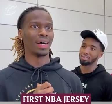 Keon Ellis says the first NBA jersey he owned was an “old LeBron jersey”, Donovan Mitchell tells him to “stop the cap.”-“Keon Ellis Reveals First NBA Jersey: ‘Old LeBron Jersey’—Donovan Mitchell Responds”